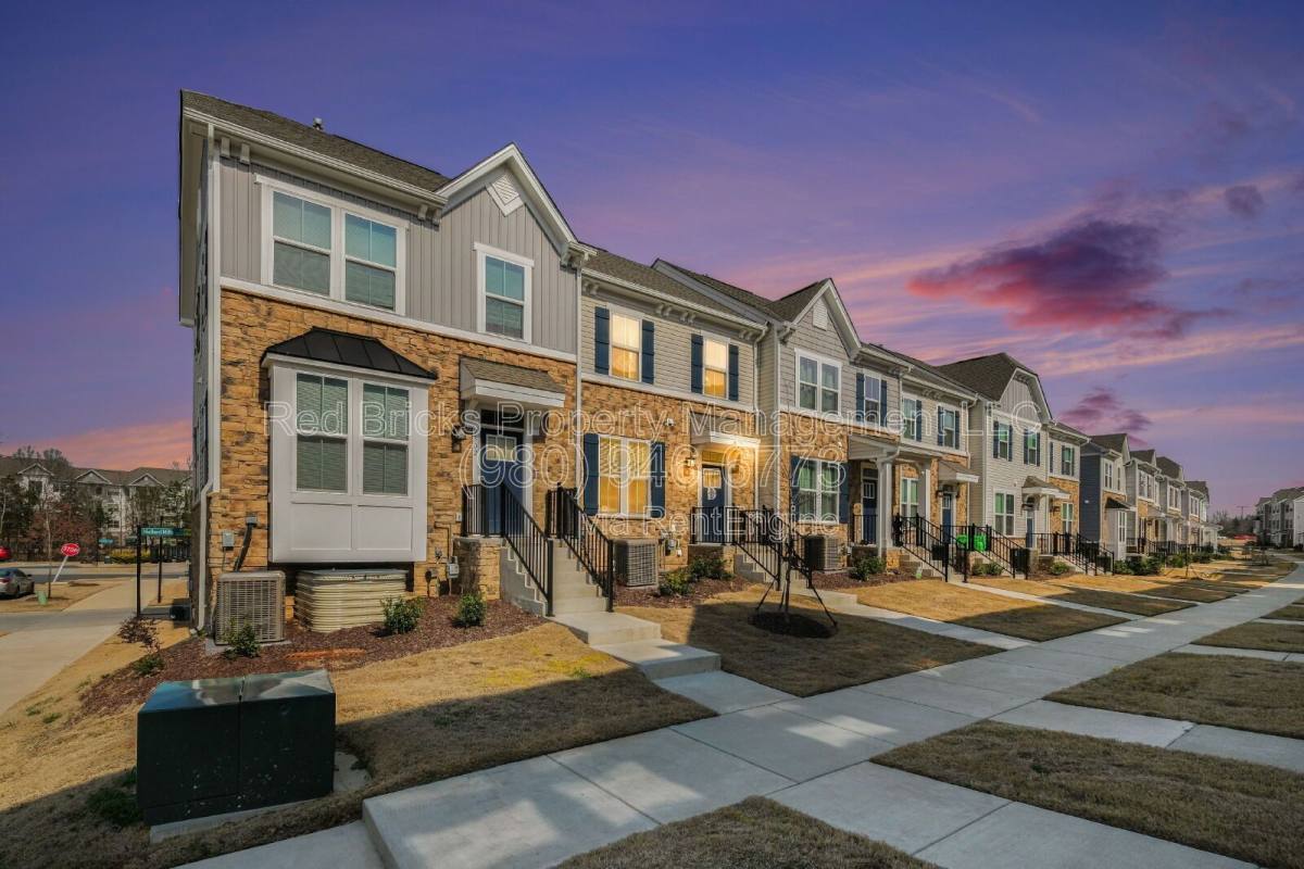 Townhouse for rent at 9306 Mallard Mills Dr, Charlotte, NC 28262