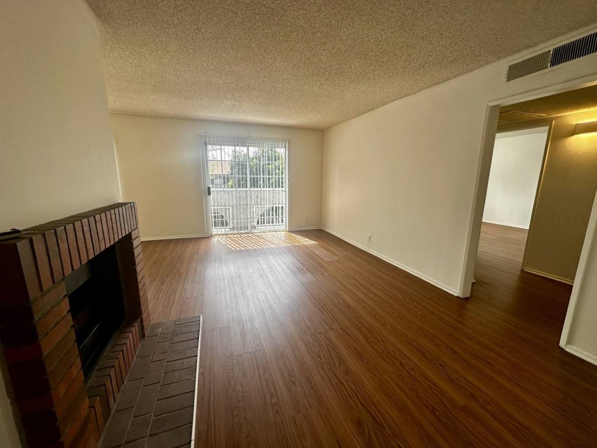 Apartment for rent at 445 E Tujunga Ave, Burbank, CA 91501