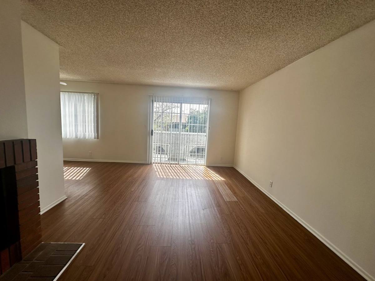 Apartment for rent at 445 E Tujunga Ave, Burbank, CA 91501