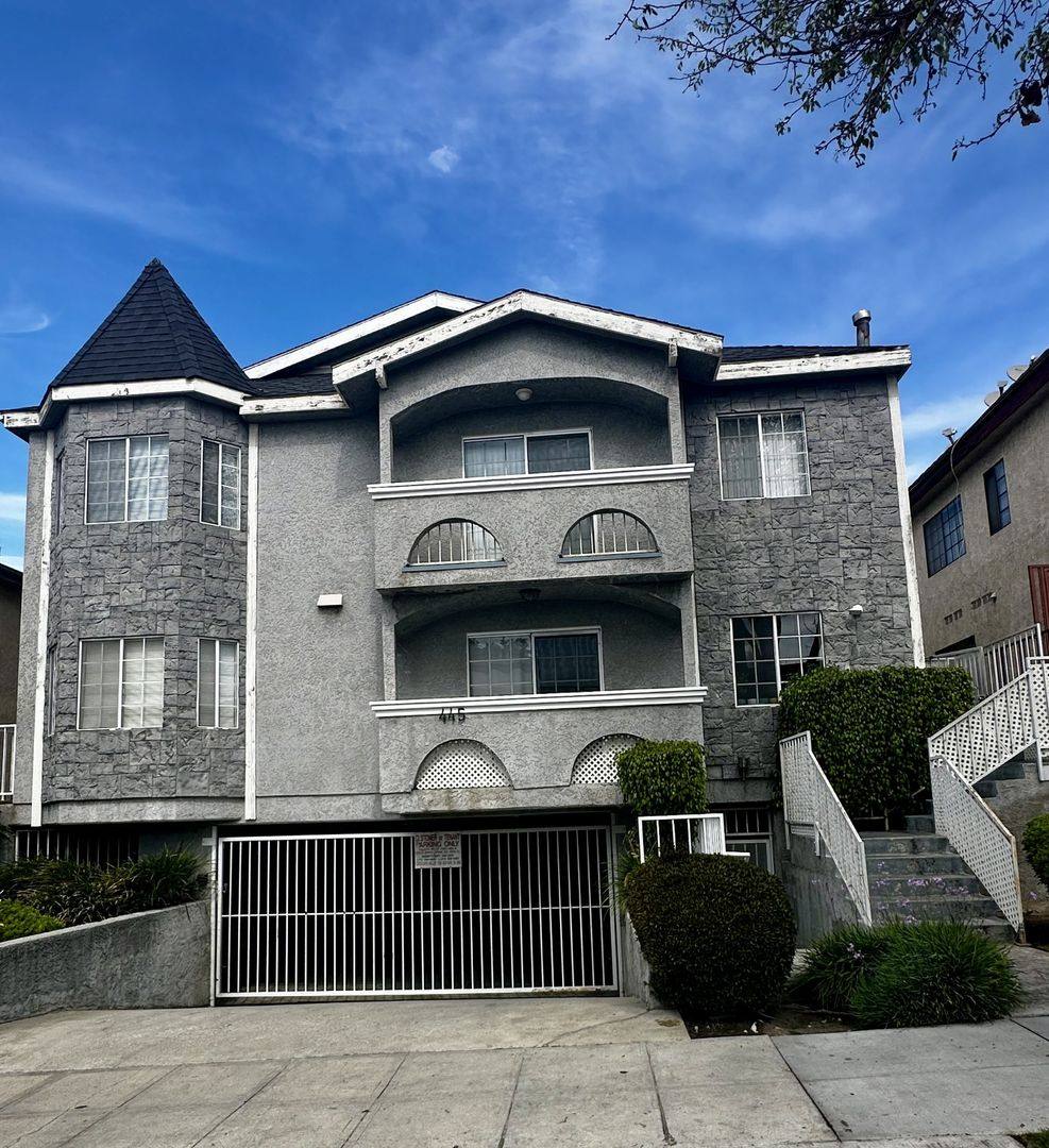 Apartment for rent at 445 E Tujunga Ave, Burbank, CA 91501