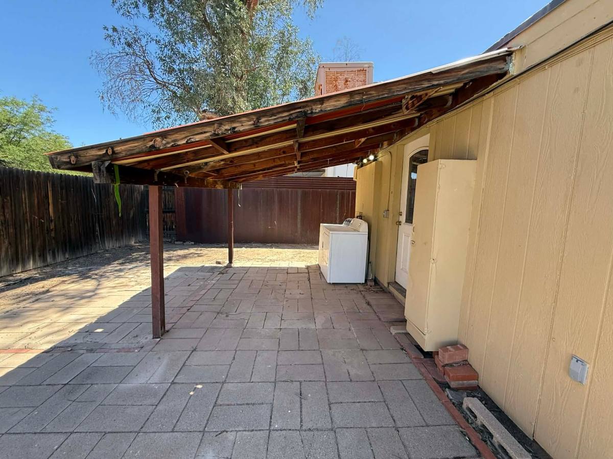 Townhouse for rent at 1137 E Adelaide Dr #2, Tucson, AZ 85719