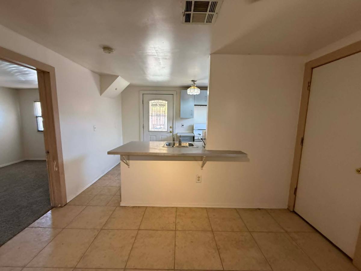 Townhouse for rent at 1137 E Adelaide Dr #2, Tucson, AZ 85719