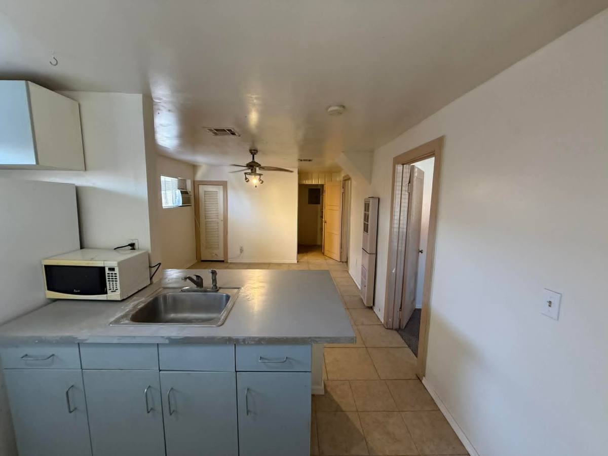 Townhouse for rent at 1137 E Adelaide Dr #2, Tucson, AZ 85719