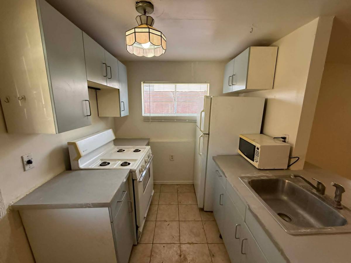 Townhouse for rent at 1137 E Adelaide Dr #2, Tucson, AZ 85719