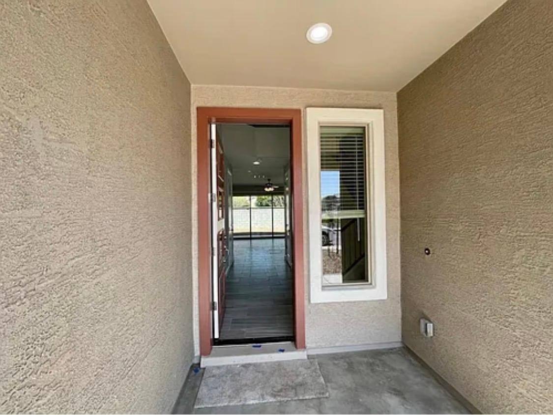 House for rent at 628 W Derringer Way, Chandler, AZ 85286