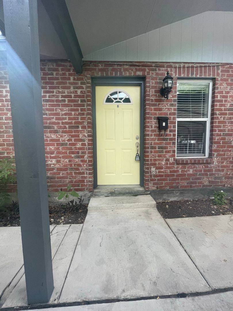 Apartment for rent at 215 Eleanor Ave, San Antonio, TX 78209