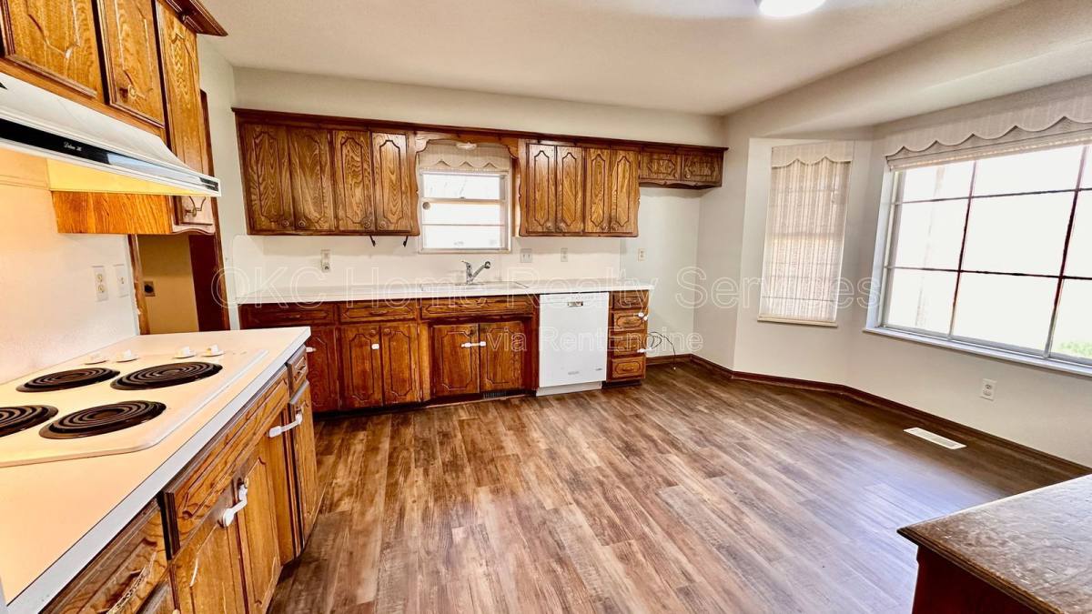 House for rent at 12109 Camelot Dr, Oklahoma City, OK 73120