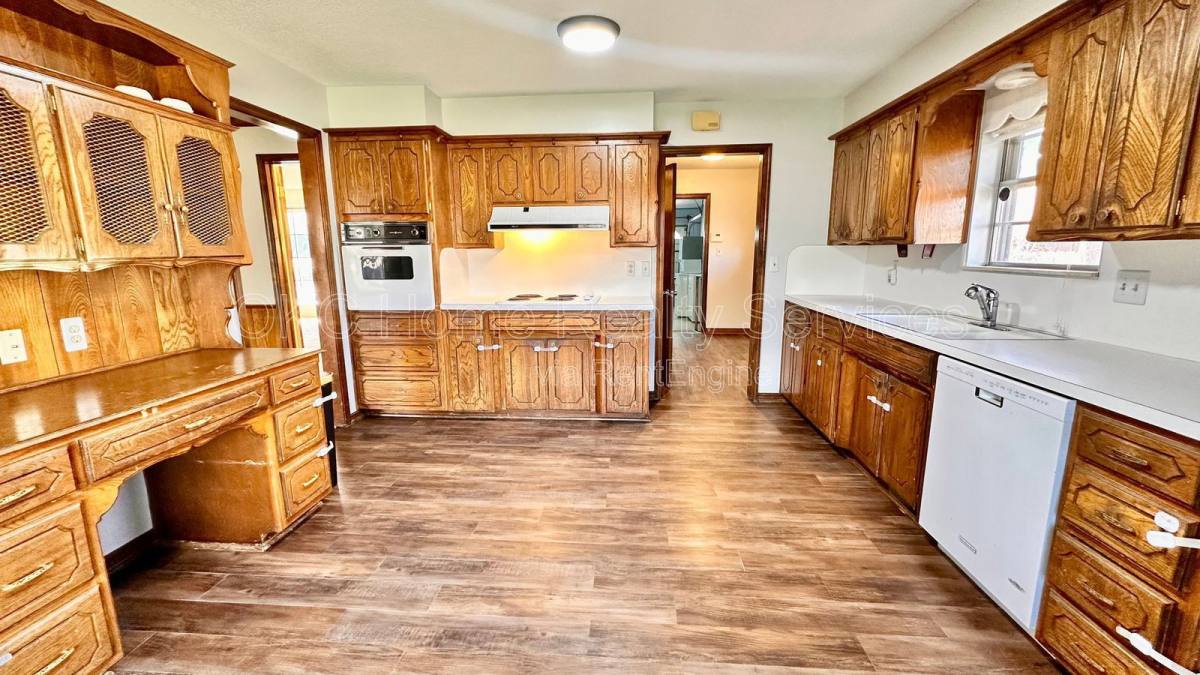 House for rent at 12109 Camelot Dr, Oklahoma City, OK 73120