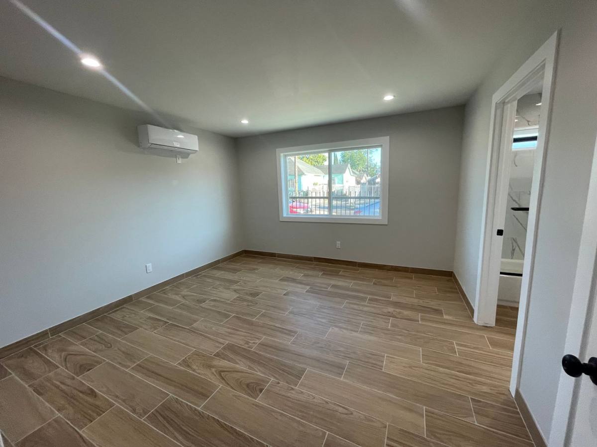 Apartment for rent at 4620 Compton Ave, Los Angeles, CA 90011