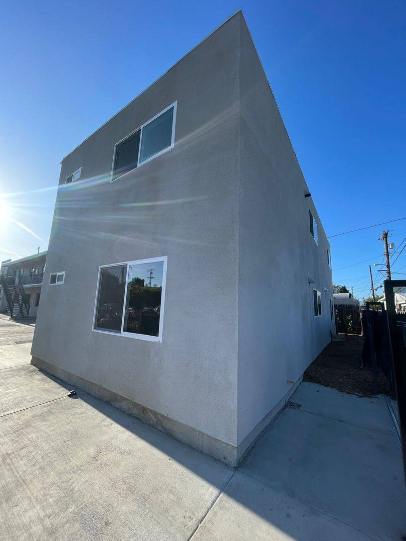 Apartment for rent at 4620 Compton Ave, Los Angeles, CA 90011