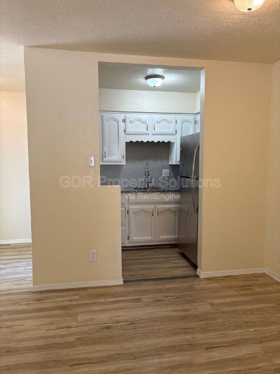 Apartment for rent at 1116 Coal Ave SW #10, Albuquerque, NM 87102
