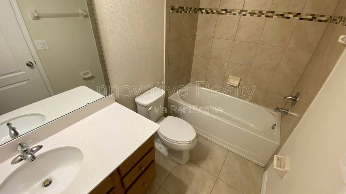 Townhouse for rent at 7490 Aloma Pines Court, Winter Park, FL 32792