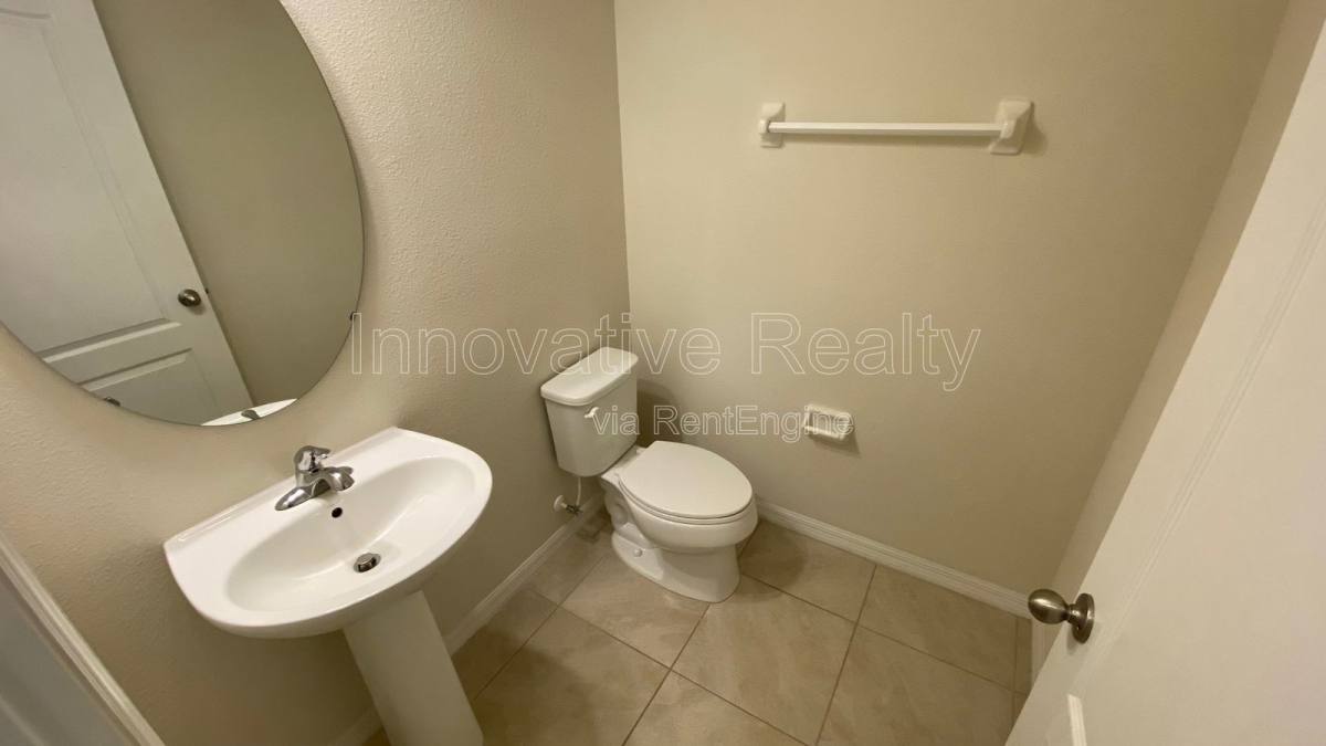 Townhouse for rent at 7490 Aloma Pines Court, Winter Park, FL 32792