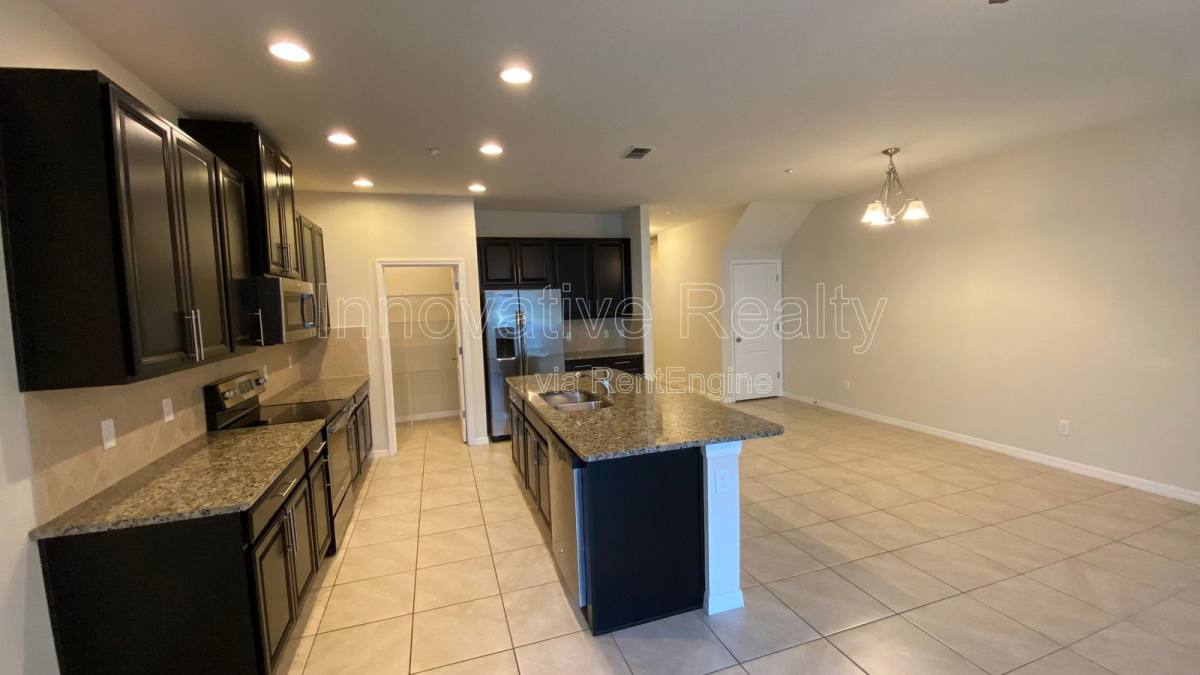 Townhouse for rent at 7490 Aloma Pines Court, Winter Park, FL 32792