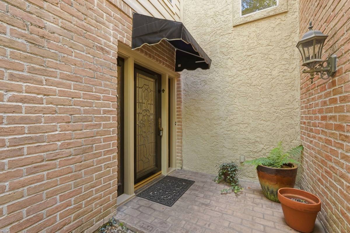 Apartment for rent at 10125 Valley Forge Dr, Houston, TX 77042