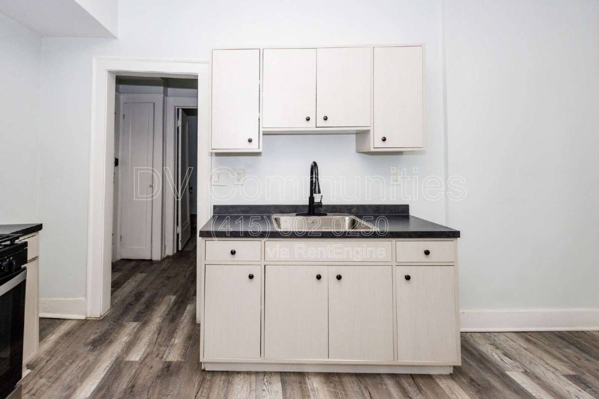 Apartment for rent at 3300 E 149th St #5, Cleveland, OH 44120