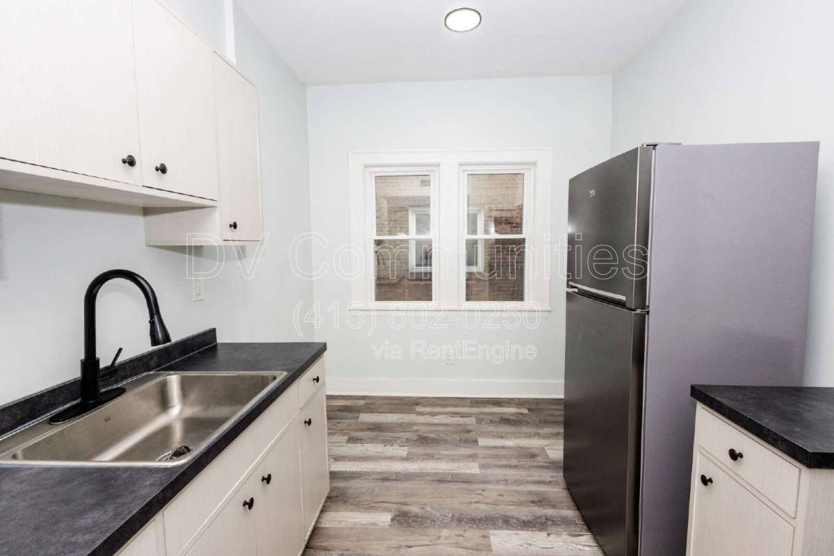 Apartment for rent at 3300 E 149th St #5, Cleveland, OH 44120
