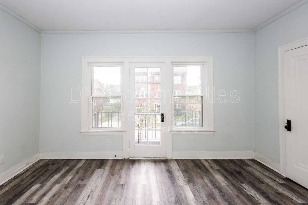Apartment for rent at 3300 E 149th St #5, Cleveland, OH 44120