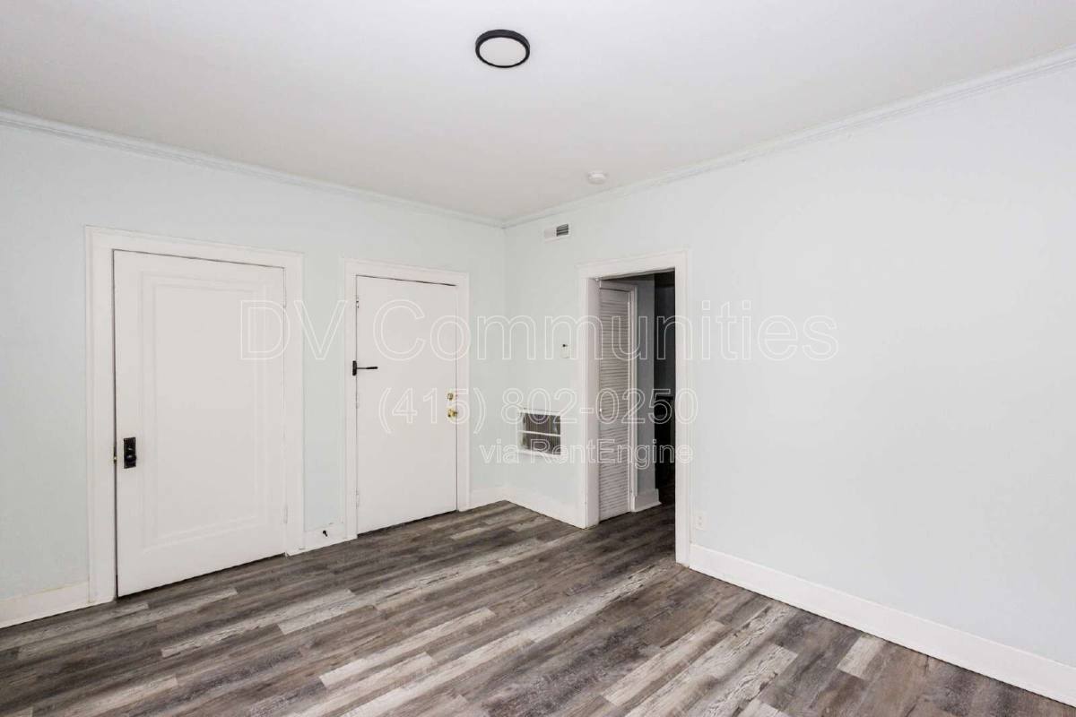 Apartment for rent at 3300 E 149th St #5, Cleveland, OH 44120