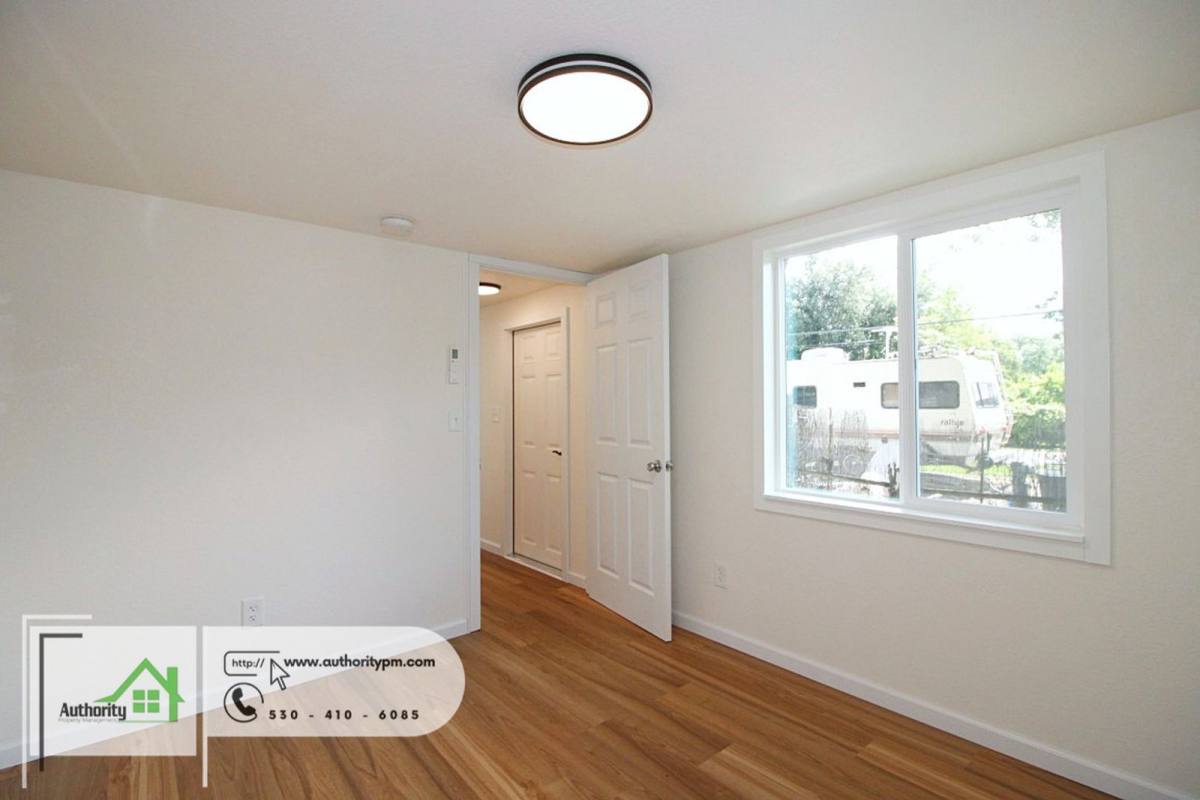 House for rent at 18798 Thomas Rd, Anderson, CA 96007