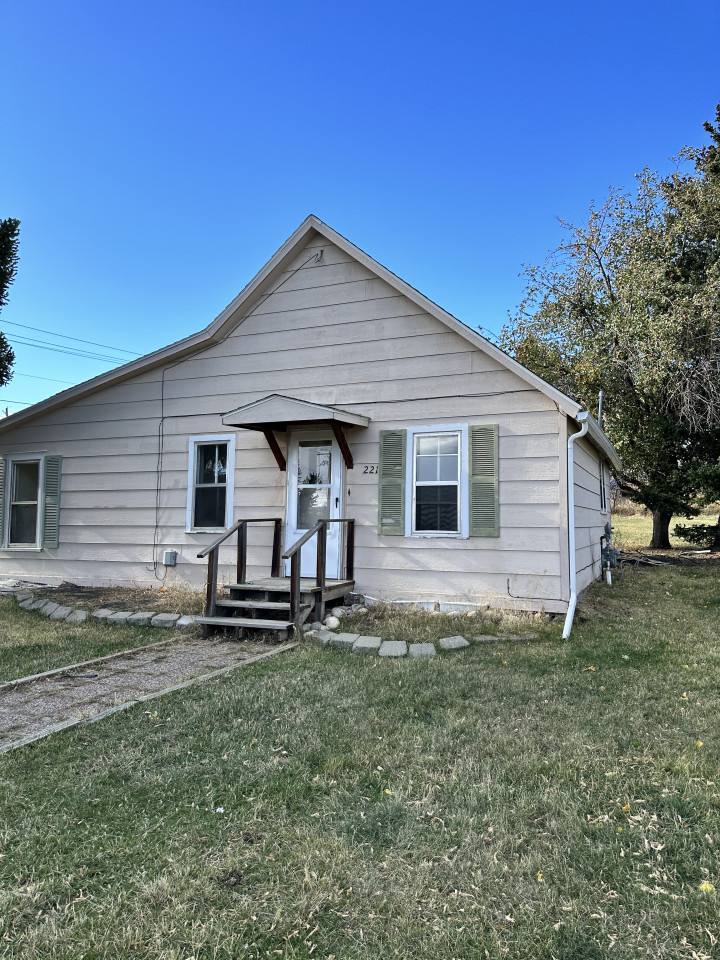 House for rent at 221 Adams Ave S, Red Lodge, MT 59068