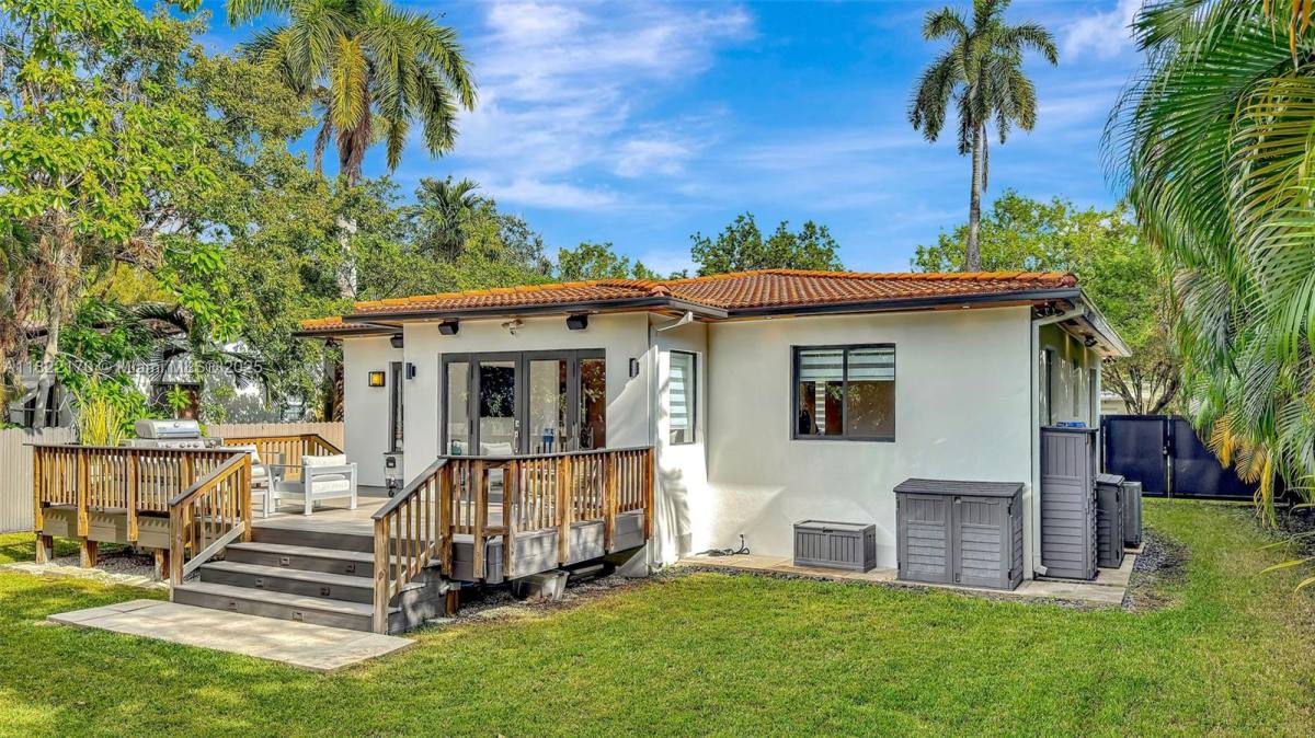 House for rent at 130 SW 25th Rd, Miami, FL 33129