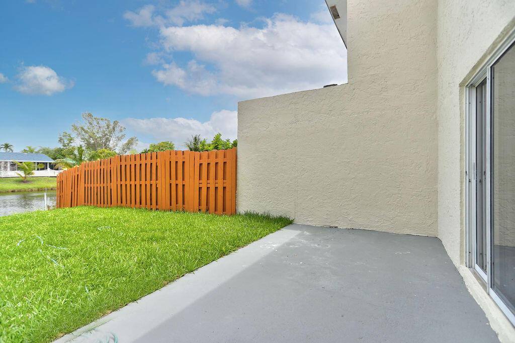 Townhouse for rent at 7906 SW 8th St, Pompano Beach, FL 33068