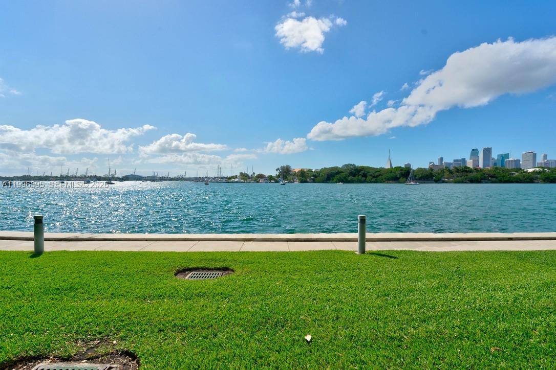 Townhouse for rent at 1000 Venetian Way #105, Miami Beach, FL 33139