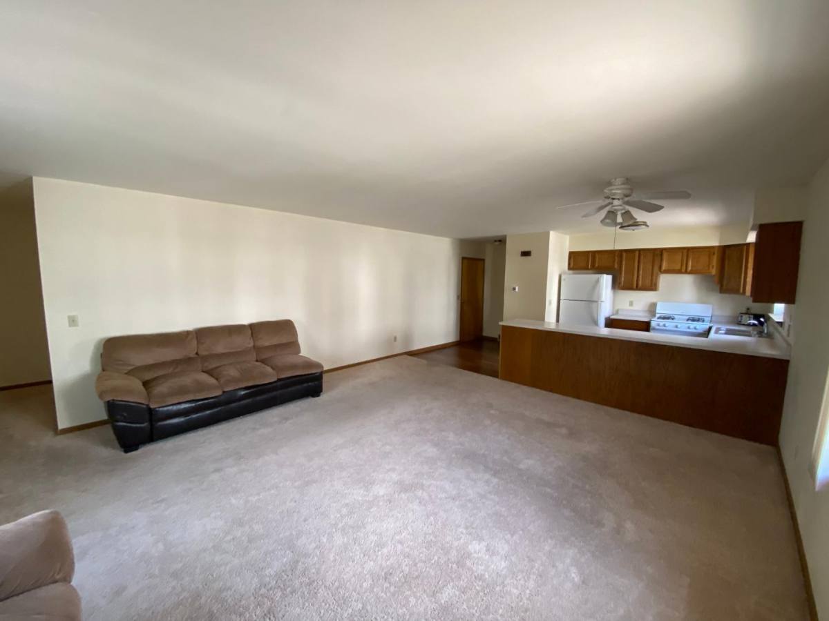 Apartment for rent at 72 W Washington St 76 Stb, Oswego, IL 60543