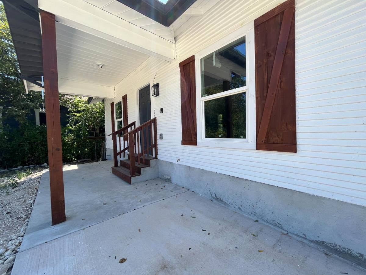 House for rent at 146 Isabel St, San Antonio, TX 78210