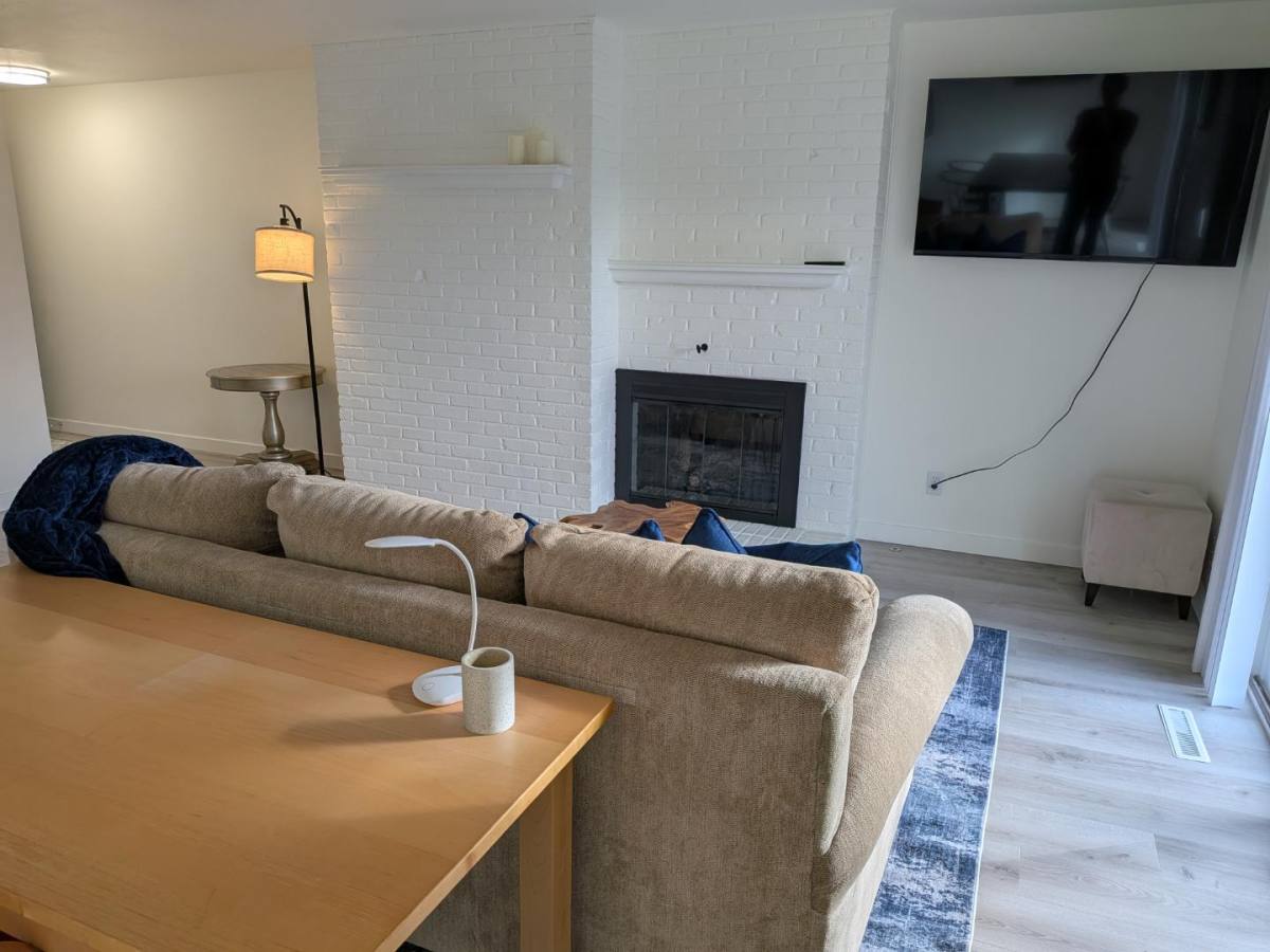 Apartment for rent at 425 Manhattan Dr #B, Boulder, CO 80303