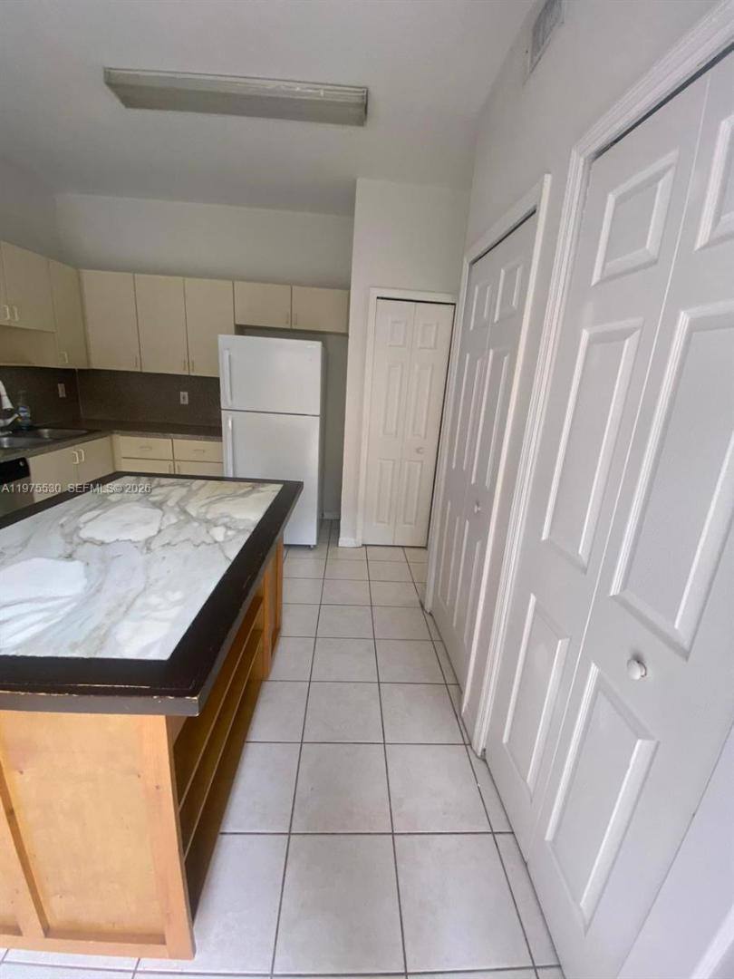 Townhouse for rent at 8451 NW 138th St 2303 Miami Lakes, Hialeah, FL 33016