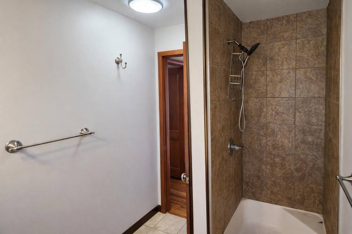 117 3rd Ave, Spicer, MN 56288 - House for Rent - Image 5