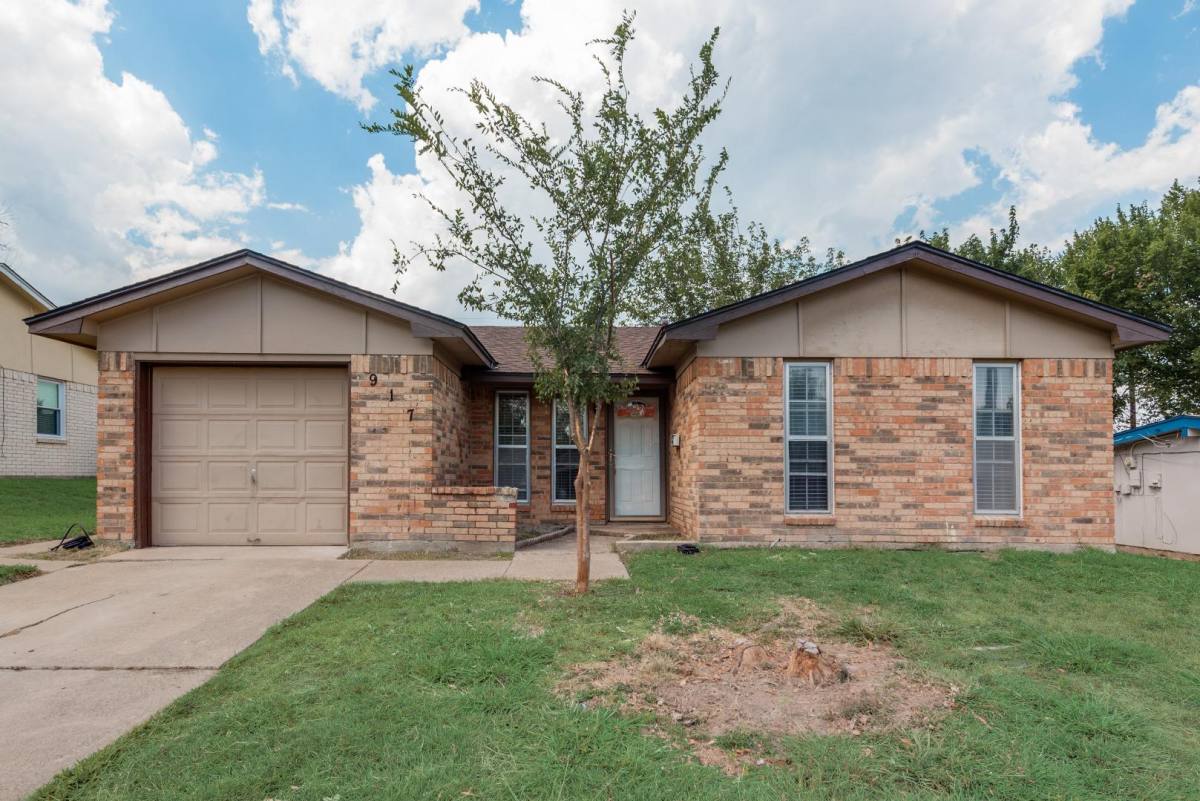 House for rent at 917 Piedmont Dr, Garland, TX 75040