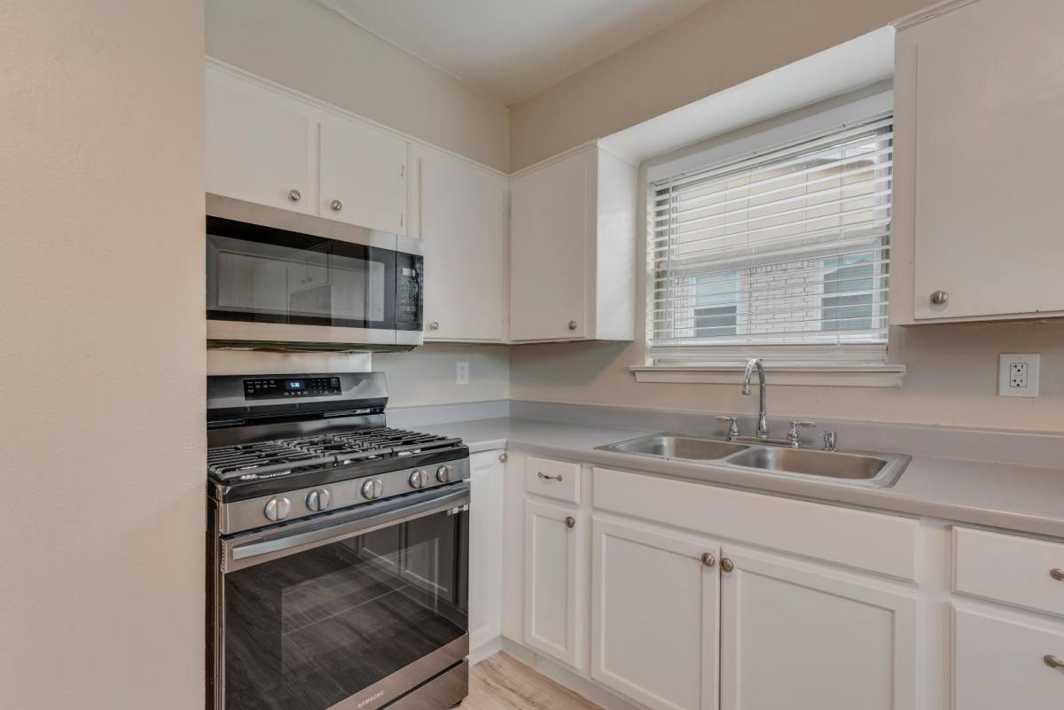 House for rent at 917 Piedmont Dr, Garland, TX 75040