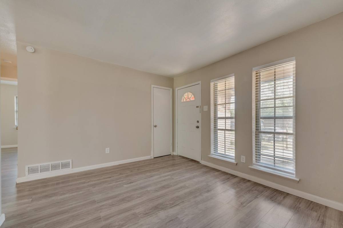 House for rent at 917 Piedmont Dr, Garland, TX 75040
