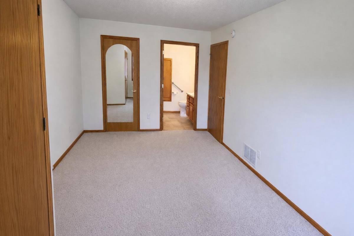 Townhouse for rent at 913 Richland Ave SW, Willmar, MN 56201