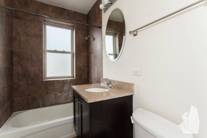 Apartment for rent at 3808 N Sheffield Ave #1E, Chicago, IL 60613