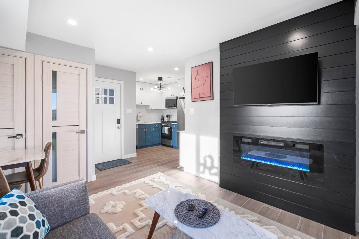 Apartment for rent at 21 Albany Ave #3, Atlantic City, NJ 08401