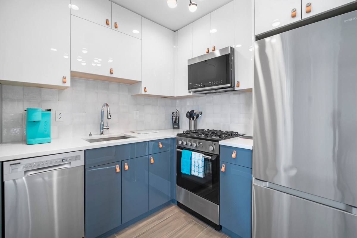 Apartment for rent at 21 Albany Ave #3, Atlantic City, NJ 08401