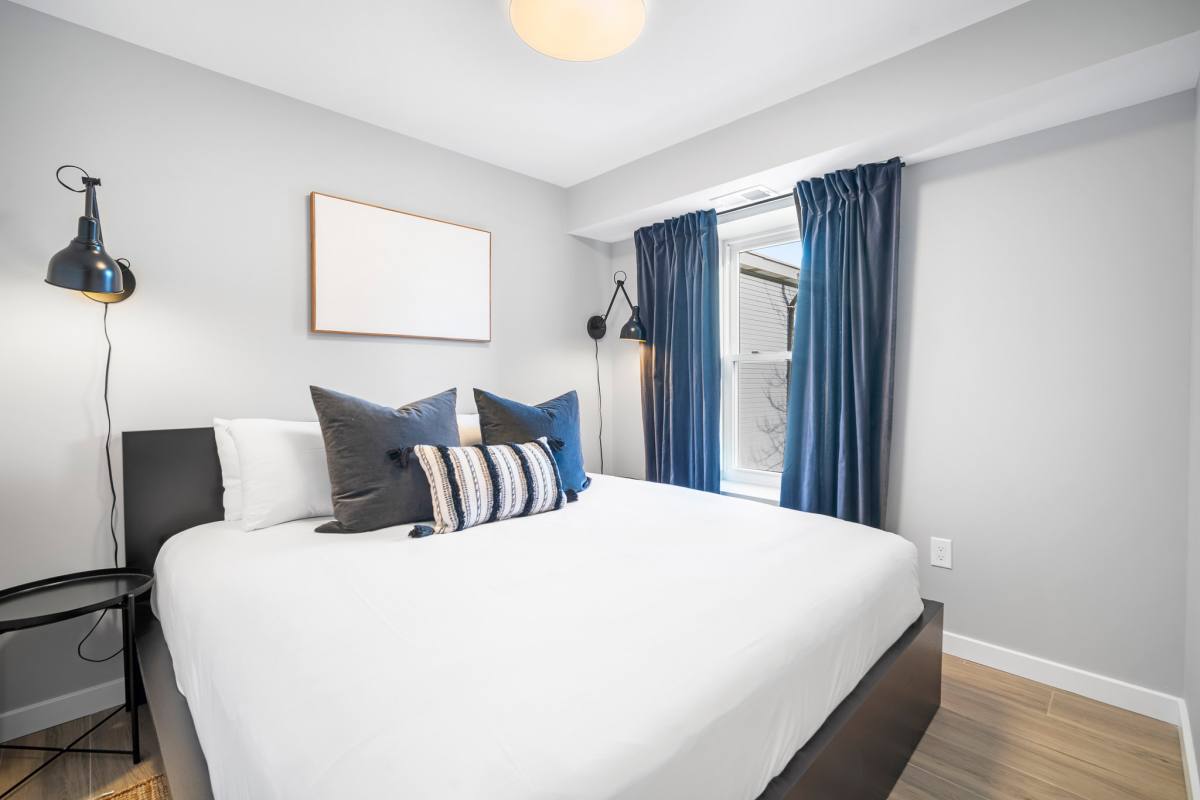 Apartment for rent at 21 Albany Ave #3, Atlantic City, NJ 08401