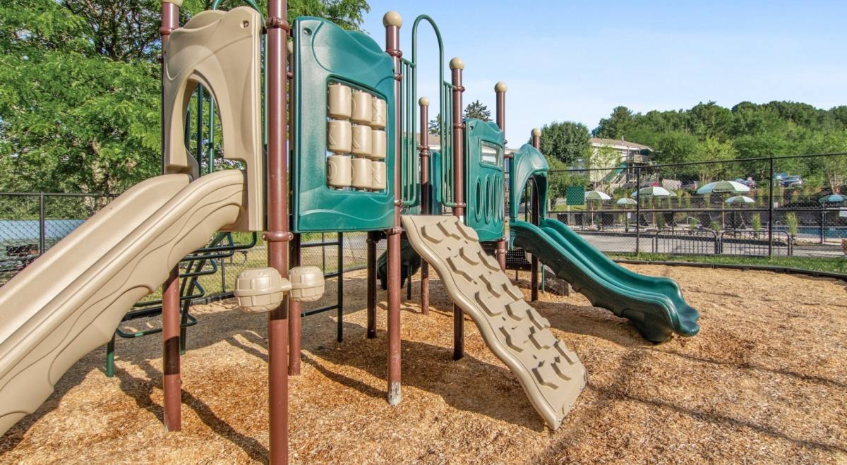 Apartment for rent at Lakeshore Preserve, 557 Broadway, Port Ewen, NY 12466