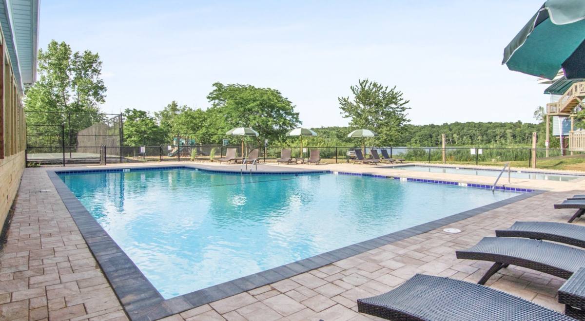 Apartment for rent at Lakeshore Preserve, 557 Broadway, Port Ewen, NY 12466