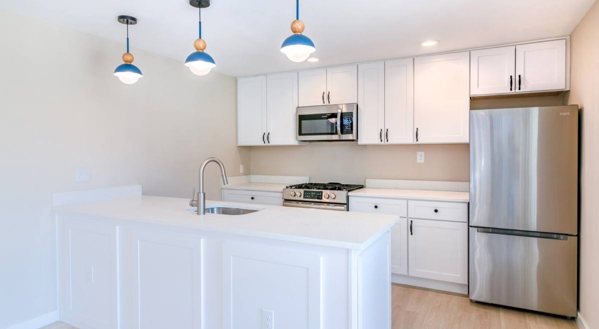 Apartment for rent at Lakeshore Preserve, 557 Broadway, Port Ewen, NY 12466