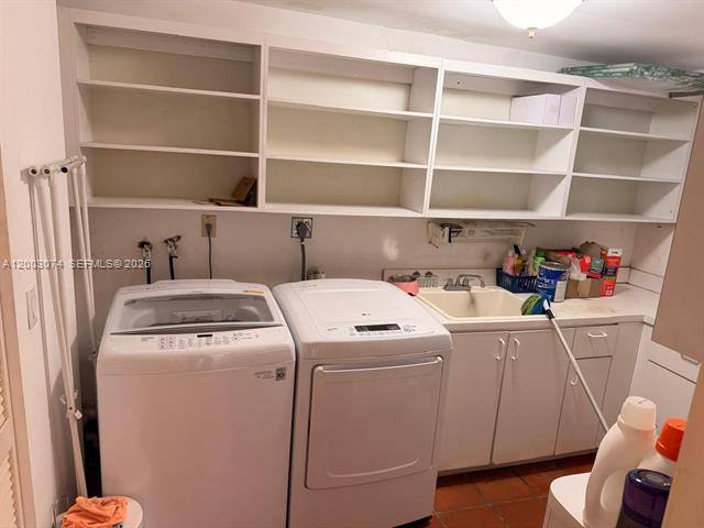 House for rent at 401 Warrren Lane, Key Biscayne, FL 33149
