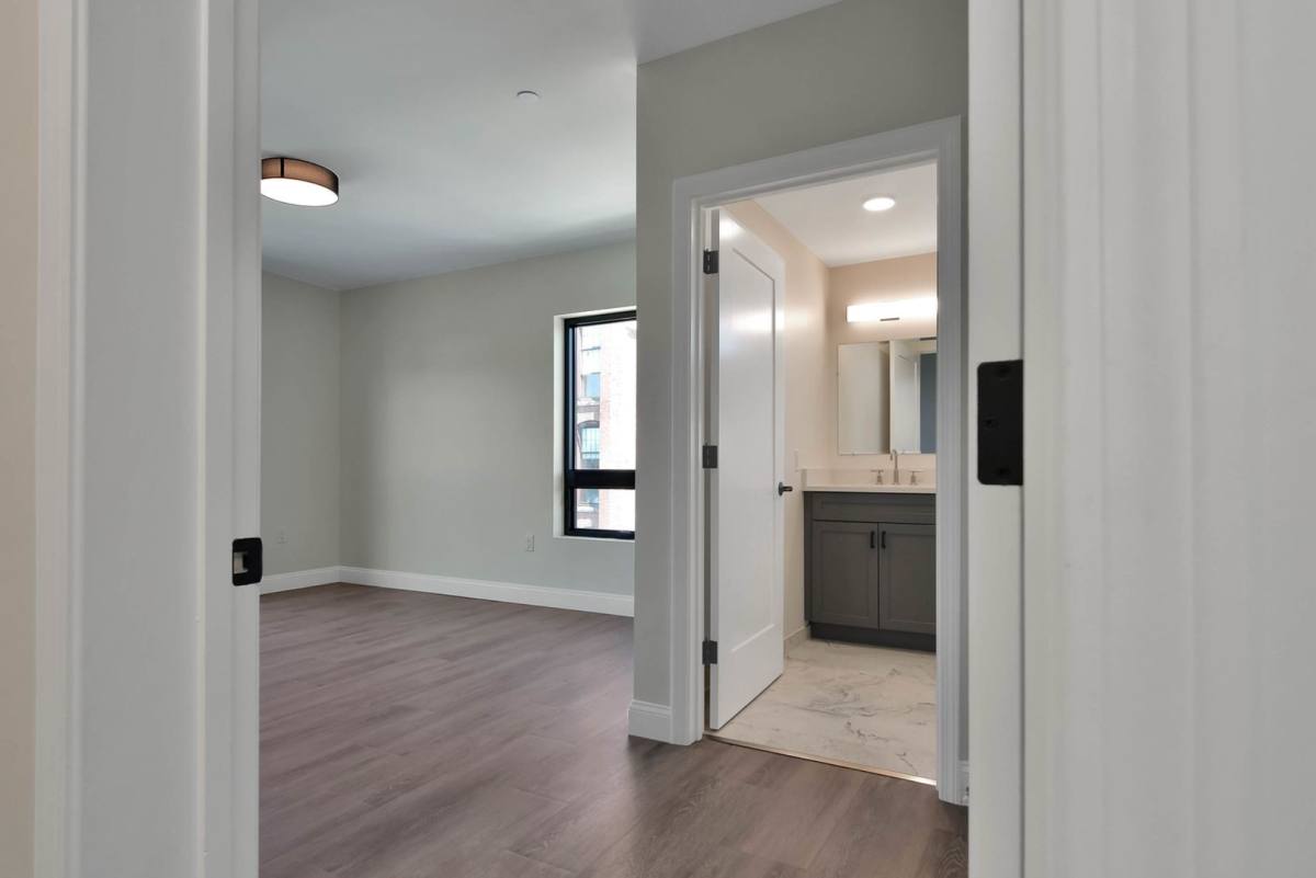Apartment for rent at 215 Canal St, Lawrence, MA 01840