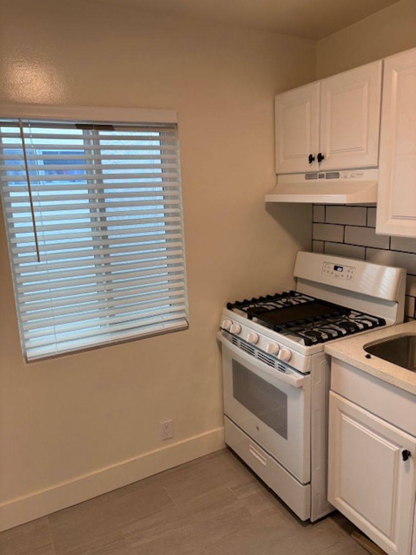 Apartment for rent at 7325 Sepulveda Blvd #104, Van Nuys, CA 91405