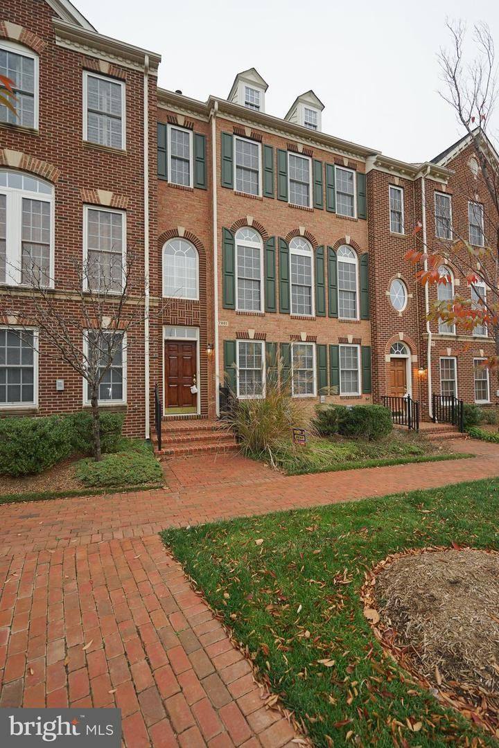 Townhouse for rent at 7981 Reserve Way, Vienna, VA 22180