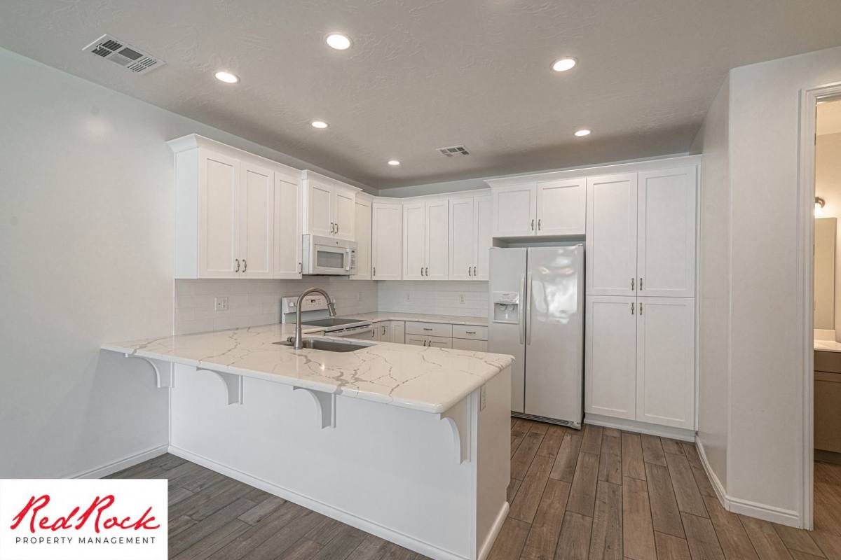 Townhouse for rent at 140 W Center St, Ivins, UT 84738