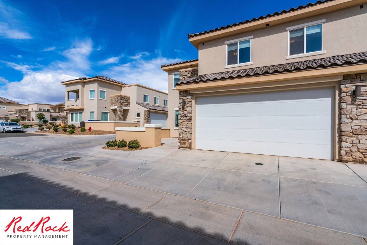 Townhouse for rent at 140 W Center St, Ivins, UT 84738
